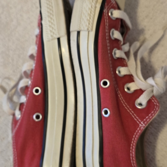 CHUCK TAYLOR UNISEX ALL STAR RED CONVERSE LOW TOP M5 W7 Pre-owned EUC - Picture 3 of 11